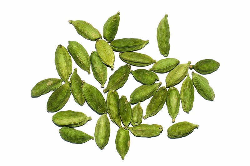 Cœur : Cardamome, Violette, Bois de santal