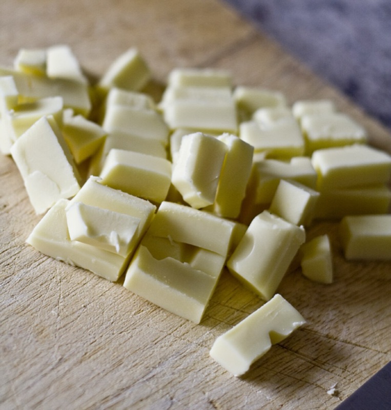 Cœur : Chocolat blanc, Poire, Jasmin