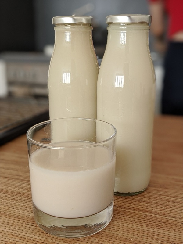 Tête : Lait d'avoine, Lait d'amande, Caramel
