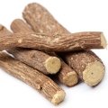 Cœur : Réglisse, Bois de santal, Patchouli, Muguet