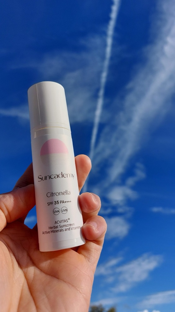 Fond : Lotion solaire, Ambre gris, Ambrette