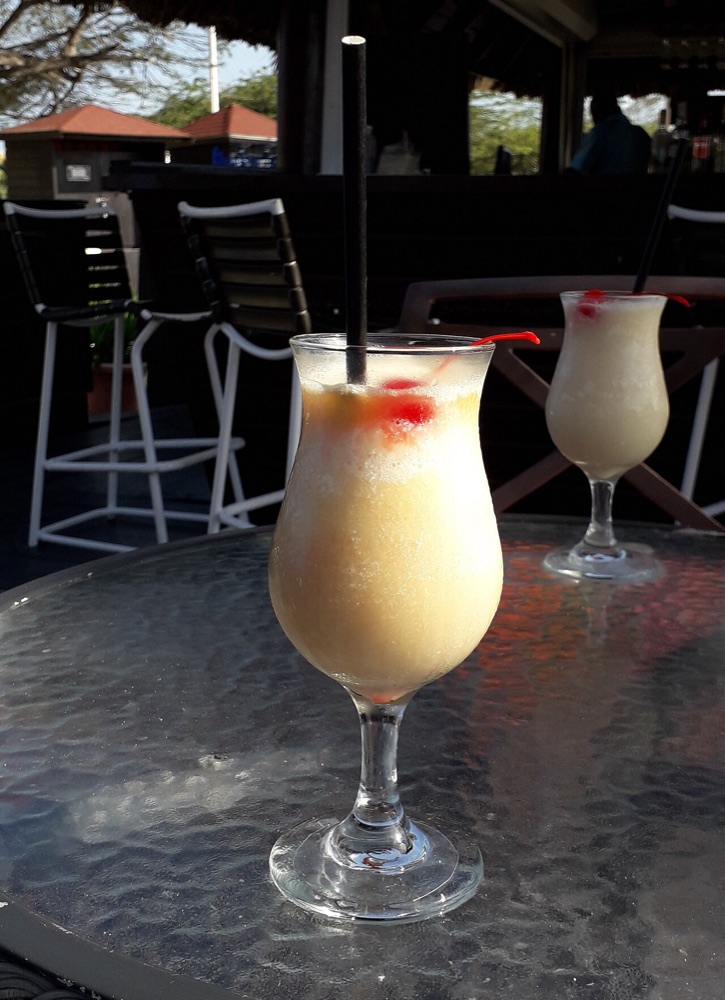 Tête : Piña Colada, Poivre rose, Noix de muscade