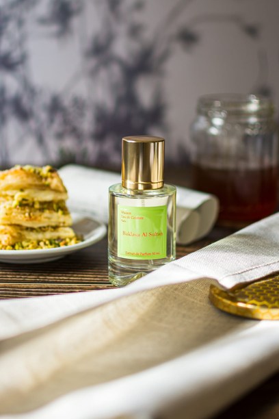 Baklava Al Sultan, extrait de parfum, mise en scène pâtisserie et miel