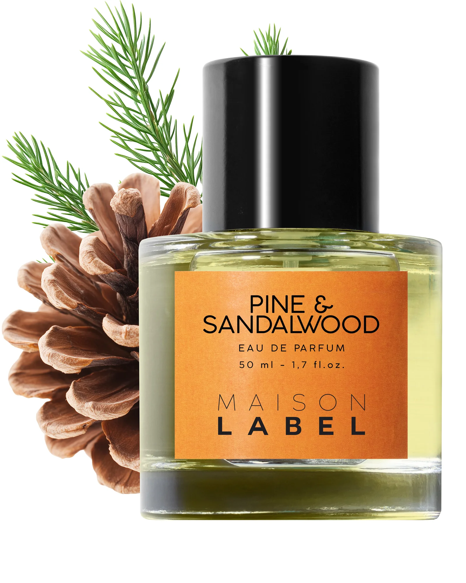 Pine & Sandalwood de Maison Label entouré de ses matières